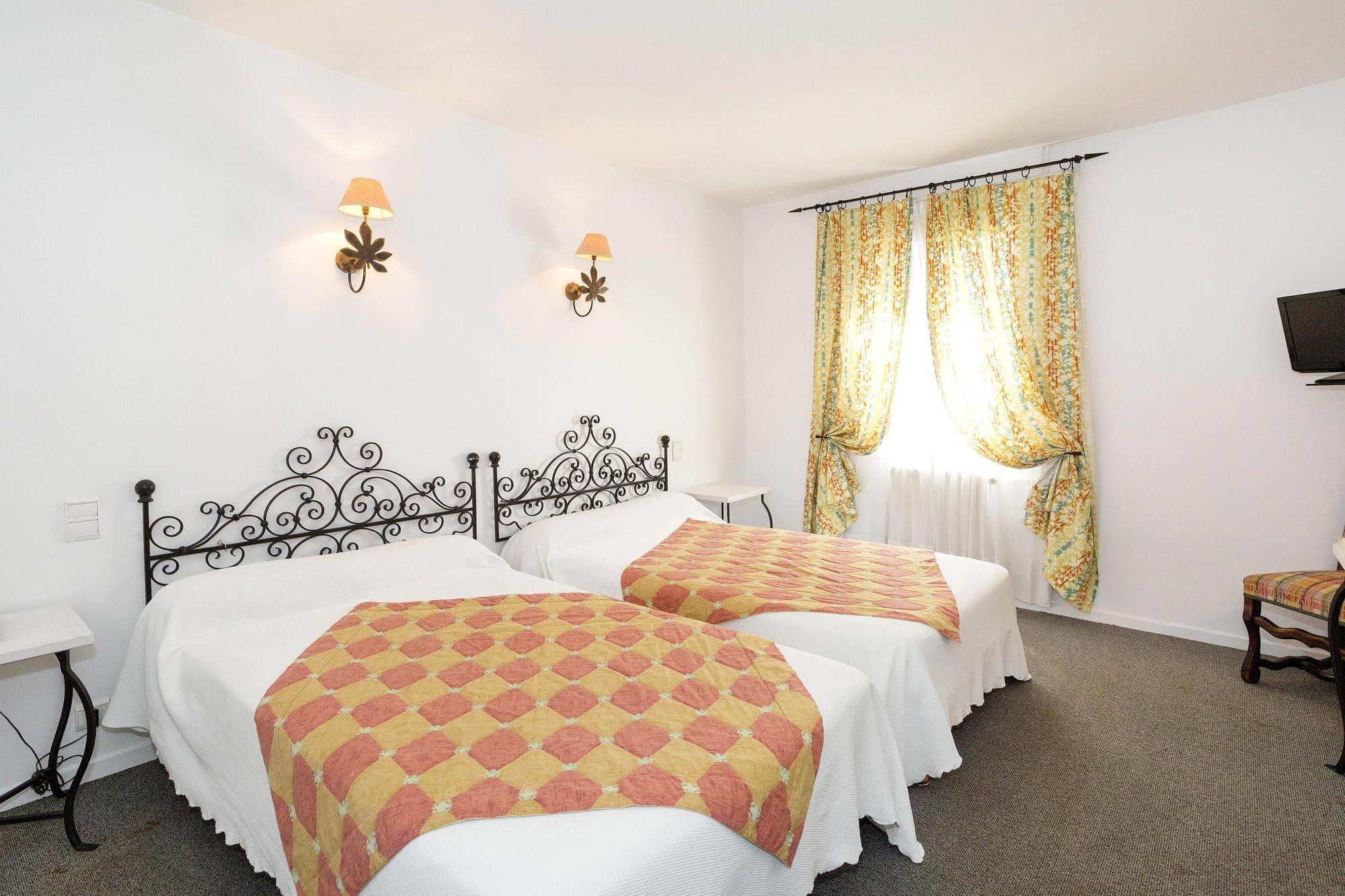 Logis Hotels - Hotel Restaurant Du Midi Revel  Εξωτερικό φωτογραφία